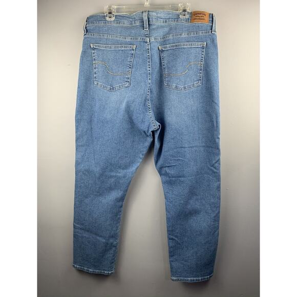 Levi's Signature Heritage Jeans Womens 18 High Rise Straight Distressed Denim - Picture 2 of 9